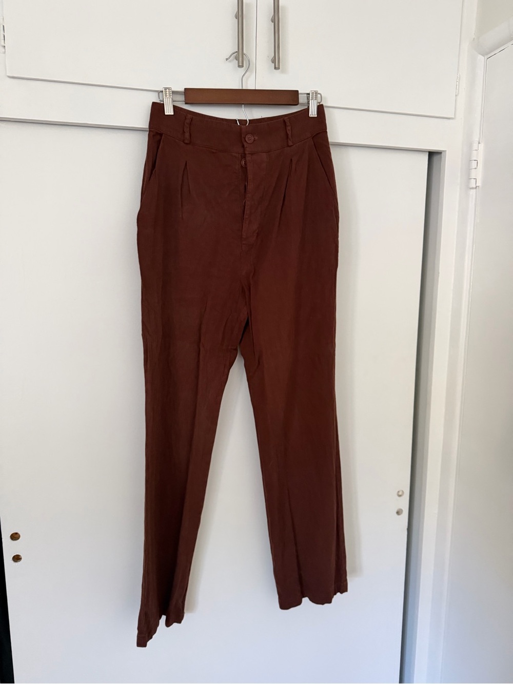 LACAUSA Women's Brown Pleated Trousers